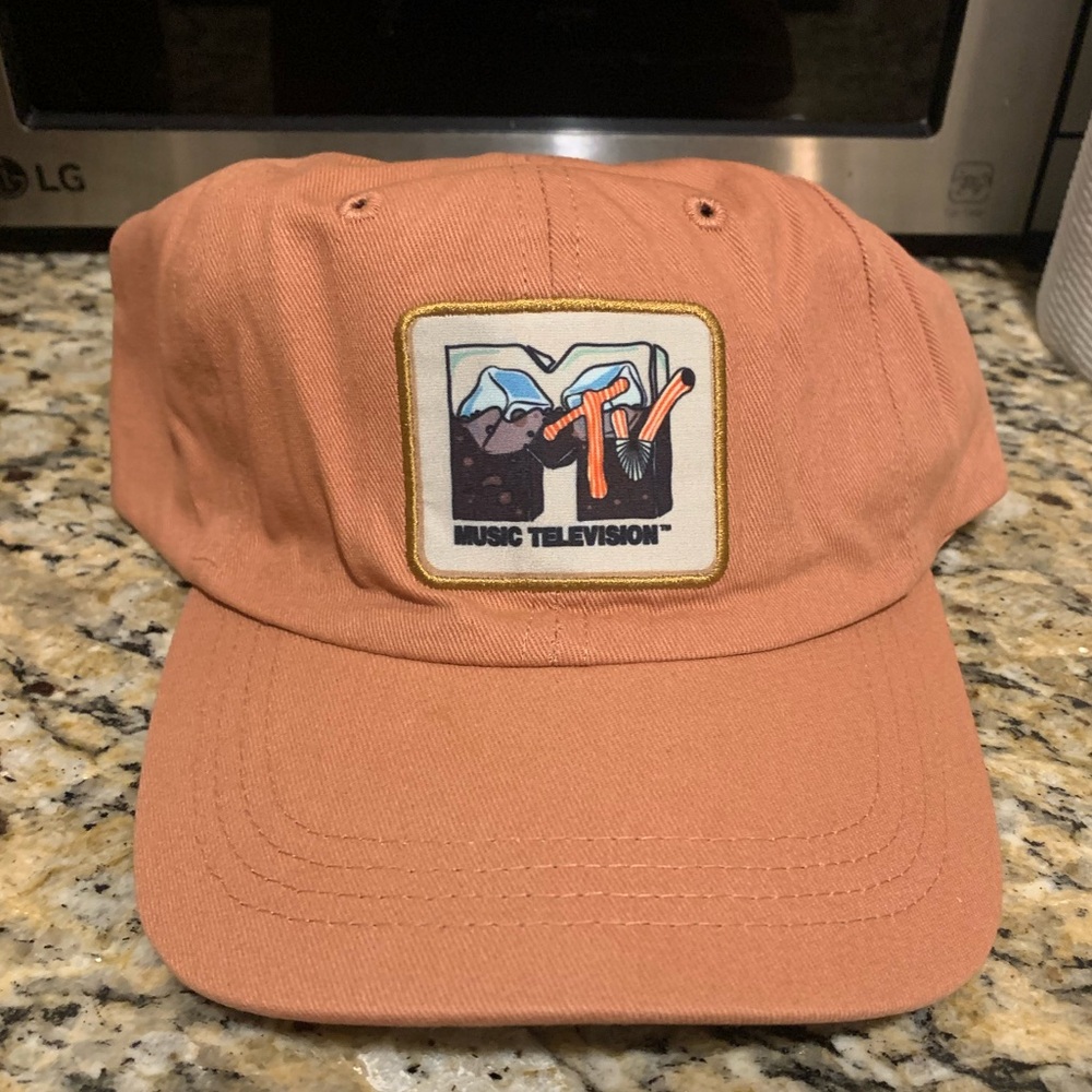 MTV hat NWT